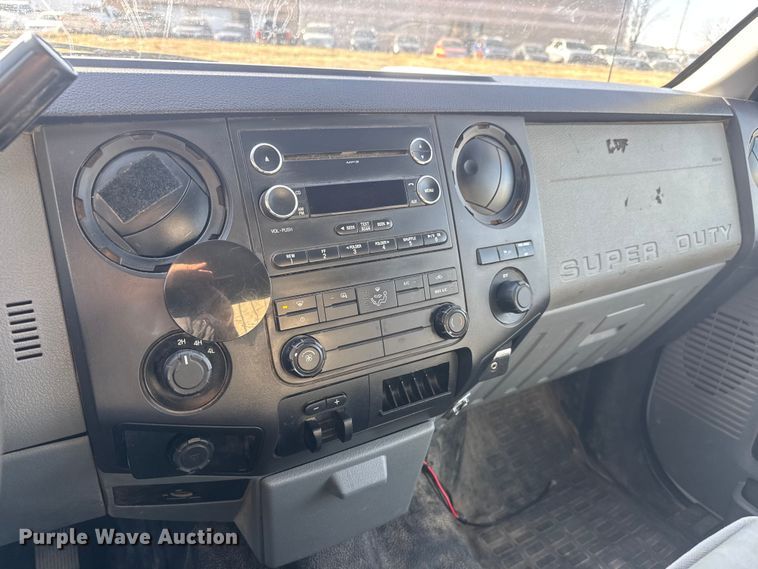 image for item ET1565 2014 Ford F250 Super Duty XL Ext. Cab pickup truck