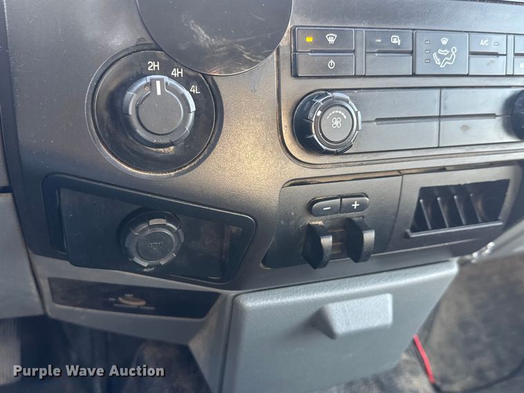 image for item ET1565 2014 Ford F250 Super Duty XL Ext. Cab pickup truck