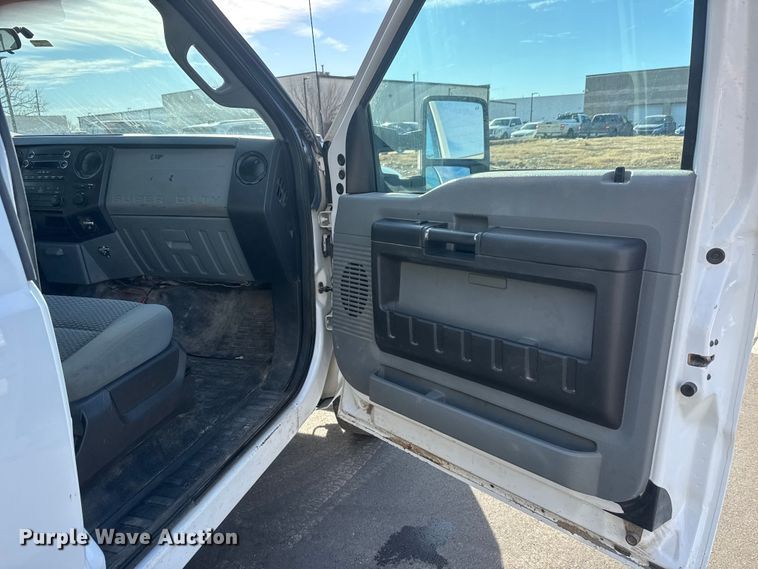 image for item ET1565 2014 Ford F250 Super Duty XL Ext. Cab pickup truck