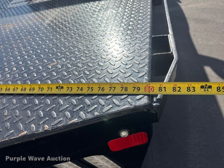 image for item ET1566 2012 Chevrolet Silverado 1500 flatbed pickup truck