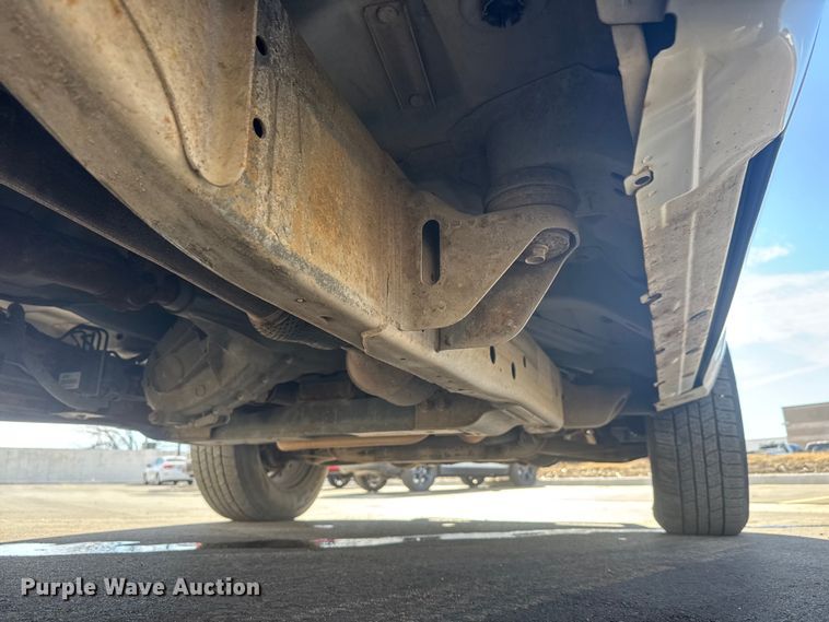 image for item ET1566 2012 Chevrolet Silverado 1500 flatbed pickup truck