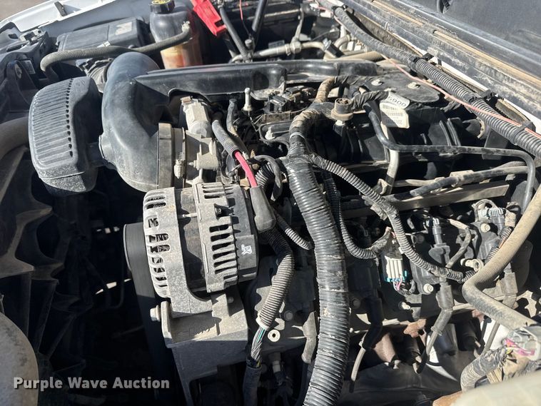 image for item ET1566 2012 Chevrolet Silverado 1500 flatbed pickup truck