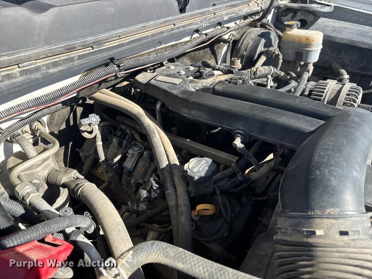 image for item ET1566 2012 Chevrolet Silverado 1500 flatbed pickup truck