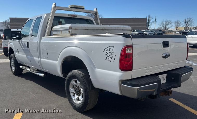 image for item ET1567 2016 Ford F250 Ext. Cab pickup truck