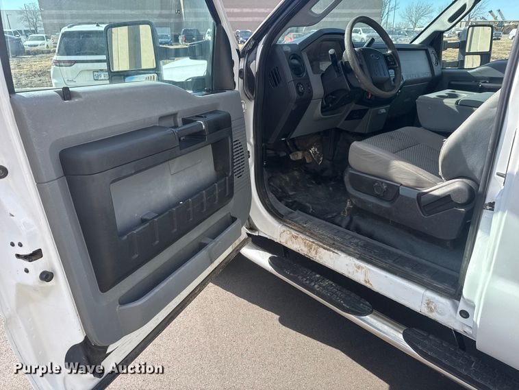 image for item ET1567 2016 Ford F250 Ext. Cab pickup truck