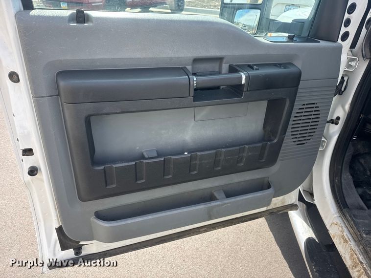 image for item ET1567 2016 Ford F250 Ext. Cab pickup truck