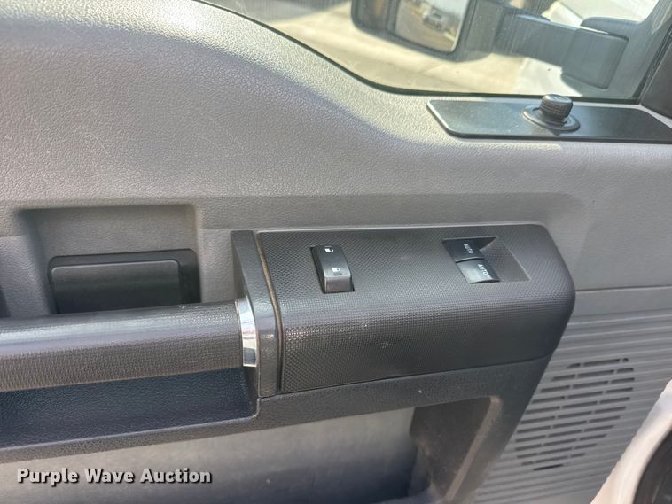 image for item ET1567 2016 Ford F250 Ext. Cab pickup truck