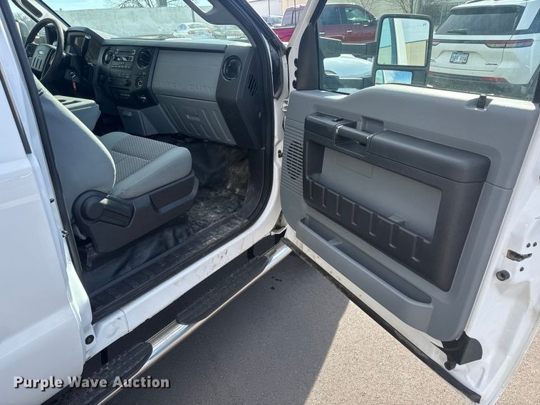 image for item ET1567 2016 Ford F250 Ext. Cab pickup truck