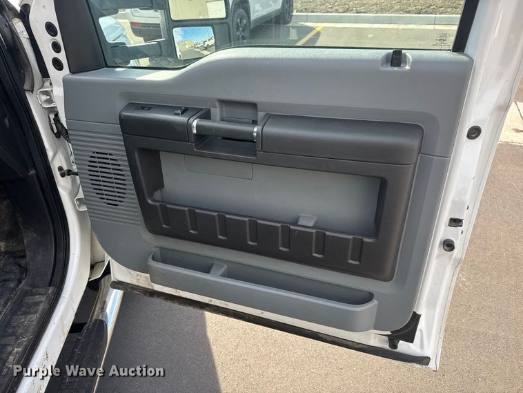 image for item ET1567 2016 Ford F250 Ext. Cab pickup truck