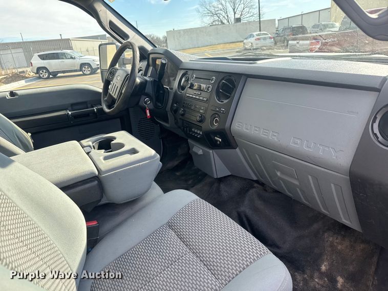 image for item ET1567 2016 Ford F250 Ext. Cab pickup truck