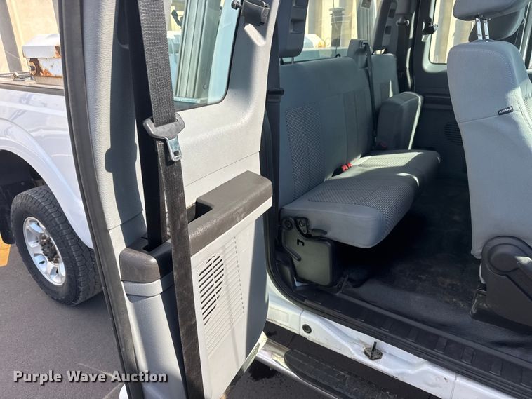 image for item ET1567 2016 Ford F250 Ext. Cab pickup truck