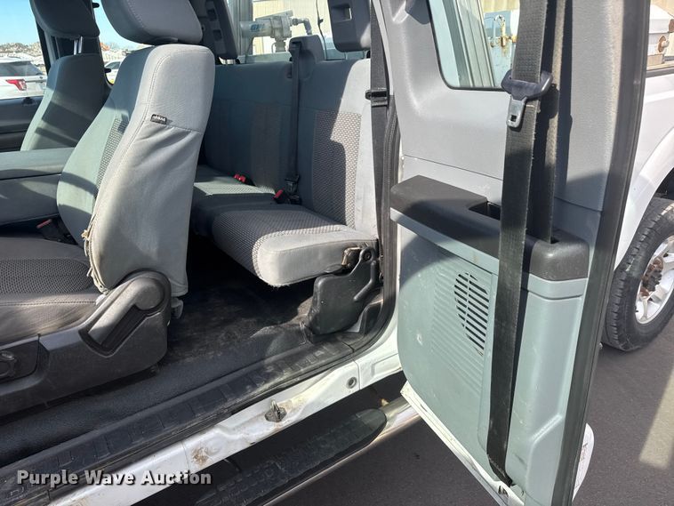 image for item ET1567 2016 Ford F250 Ext. Cab pickup truck