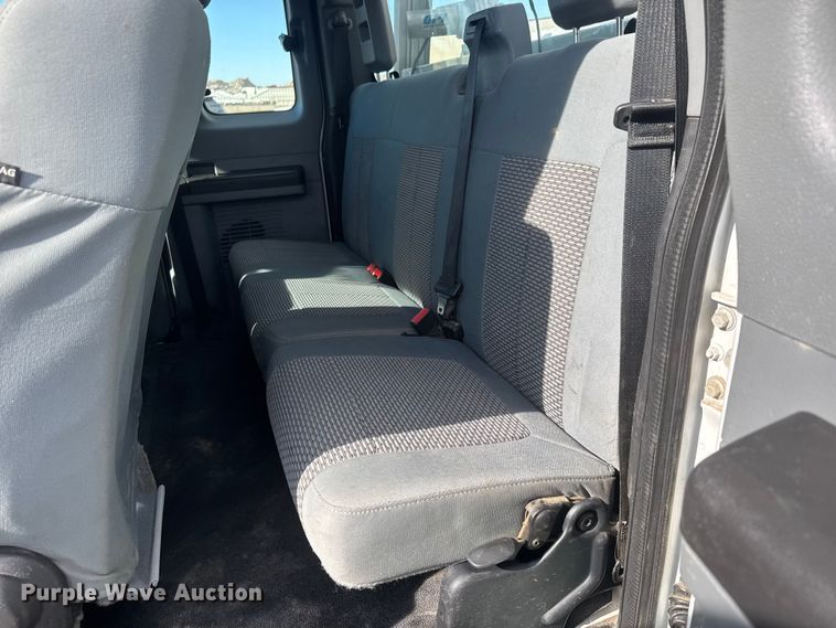 image for item ET1567 2016 Ford F250 Ext. Cab pickup truck