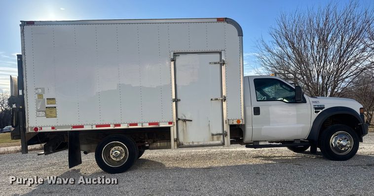 image for item ET1573 2009 Ford F550 box truck