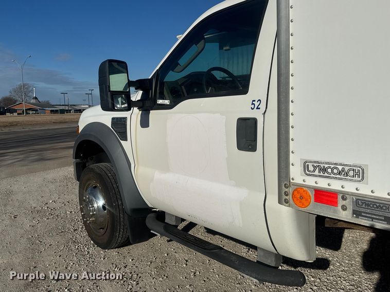 image for item ET1573 2009 Ford F550 box truck