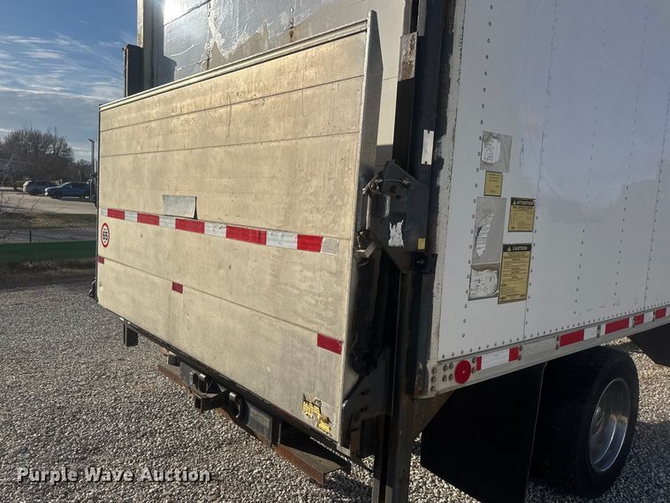 image for item ET1573 2009 Ford F550 box truck