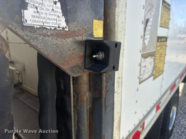 image for item ET1573 2009 Ford F550 box truck