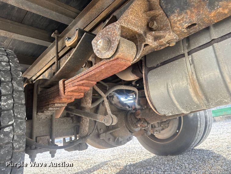 image for item ET1573 2009 Ford F550 box truck