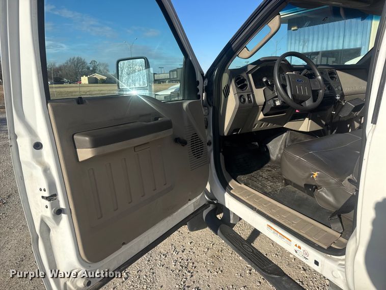 image for item ET1573 2009 Ford F550 box truck