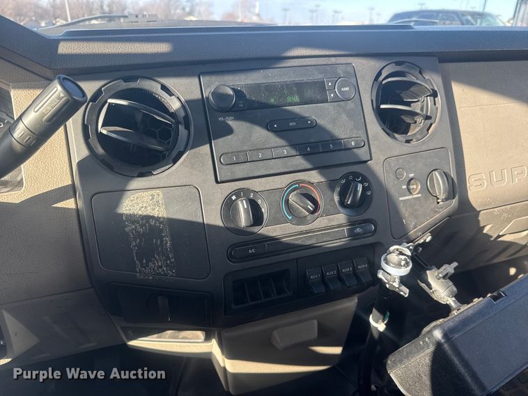 image for item ET1573 2009 Ford F550 box truck