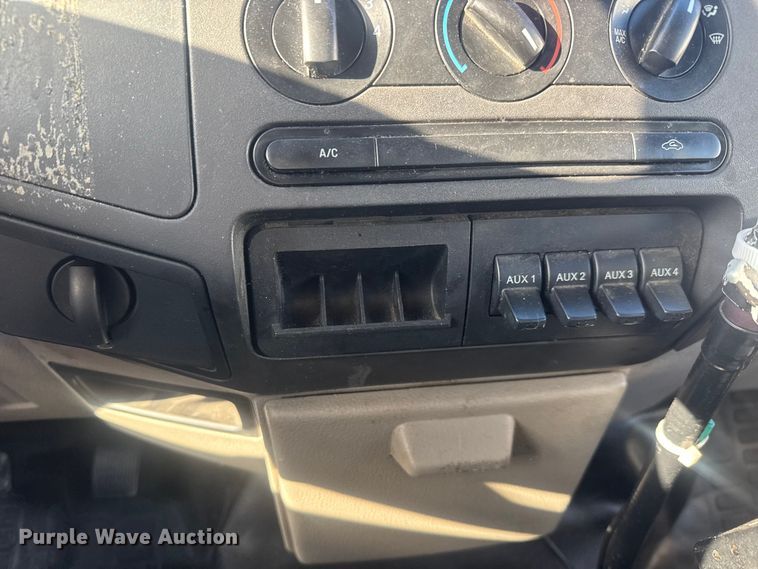 image for item ET1573 2009 Ford F550 box truck