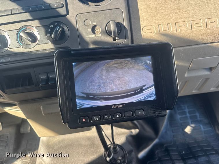 image for item ET1573 2009 Ford F550 box truck