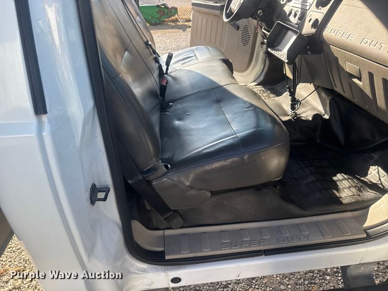 image for item ET1573 2009 Ford F550 box truck