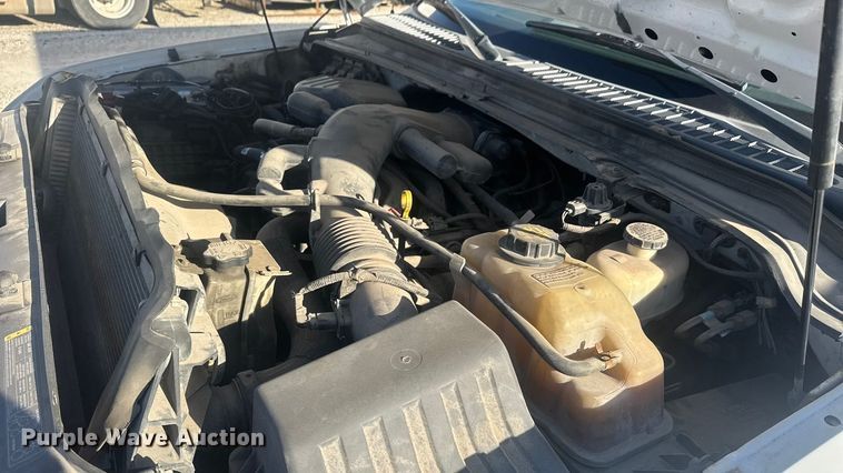 image for item ET1573 2009 Ford F550 box truck