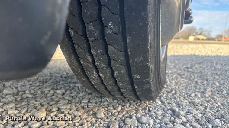 image for item ET1573 2009 Ford F550 box truck