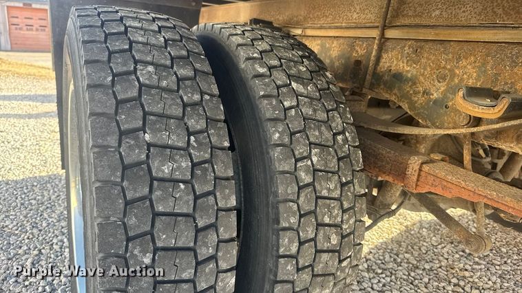 image for item ET1573 2009 Ford F550 box truck