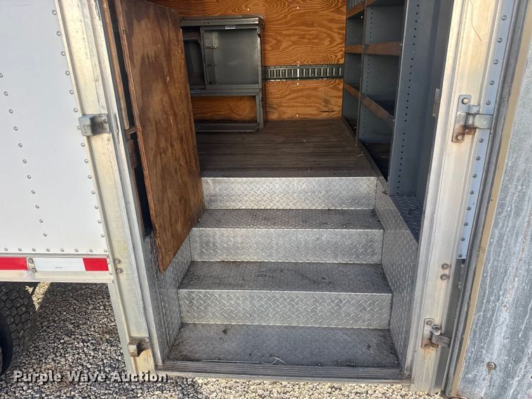 image for item ET1573 2009 Ford F550 box truck