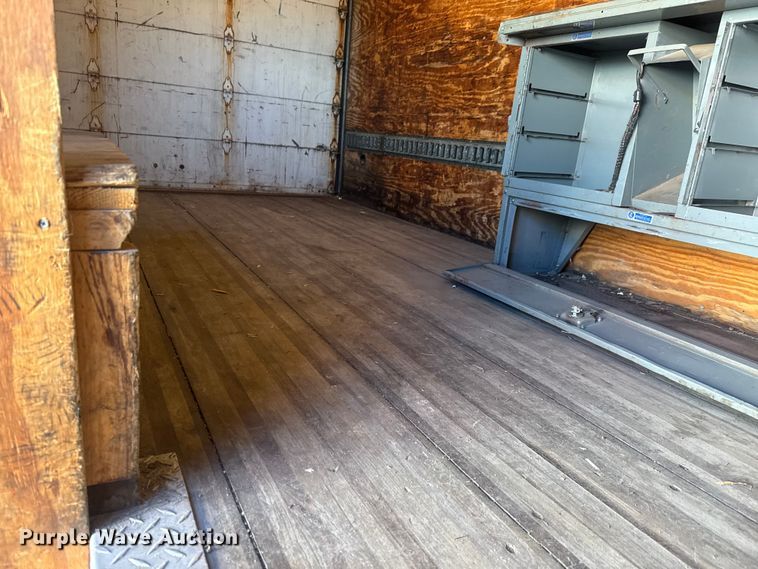 image for item ET1573 2009 Ford F550 box truck