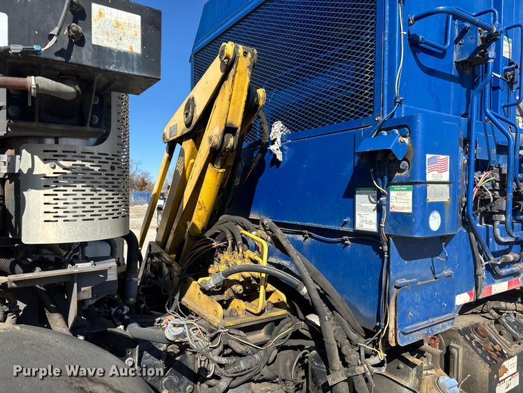 image for item ET1608 2013 Mack LE603 refuse truck