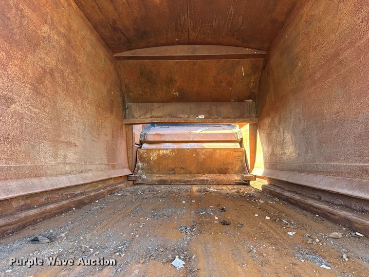 image for item ET1608 2013 Mack LE603 refuse truck