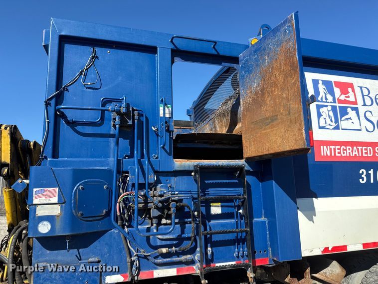 image for item ET1608 2013 Mack LE603 refuse truck