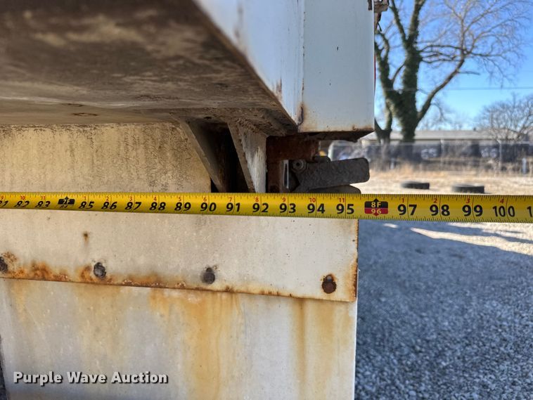 image for item ET1608 2013 Mack LE603 refuse truck