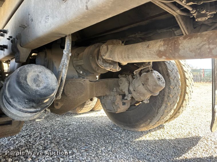 image for item ET1608 2013 Mack LE603 refuse truck