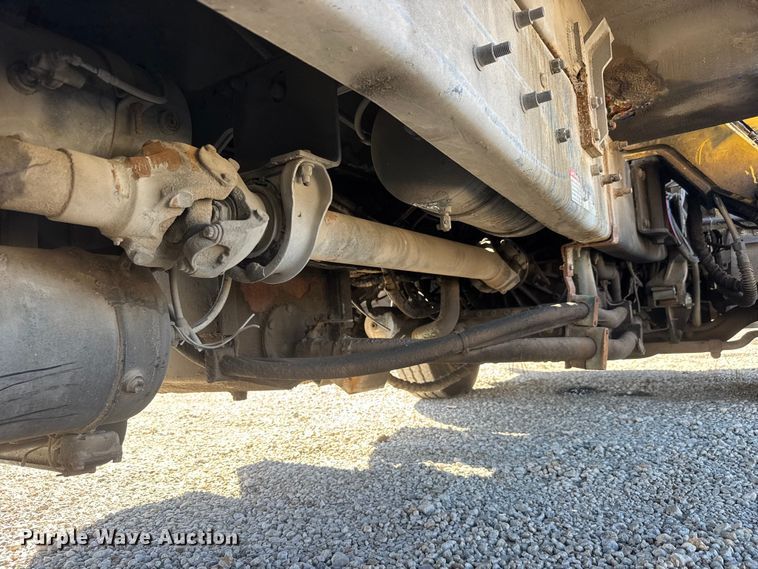 image for item ET1608 2013 Mack LE603 refuse truck