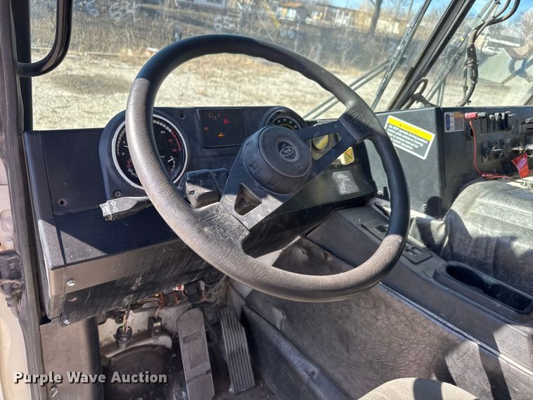 image for item ET1608 2013 Mack LE603 refuse truck