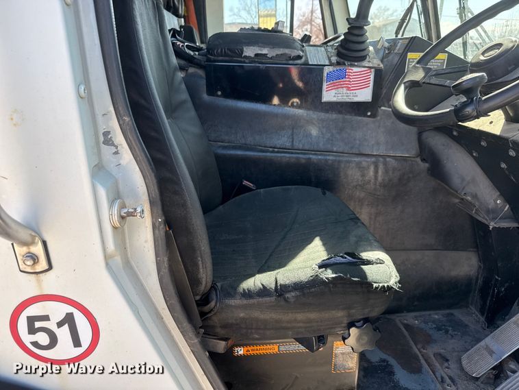 image for item ET1608 2013 Mack LE603 refuse truck