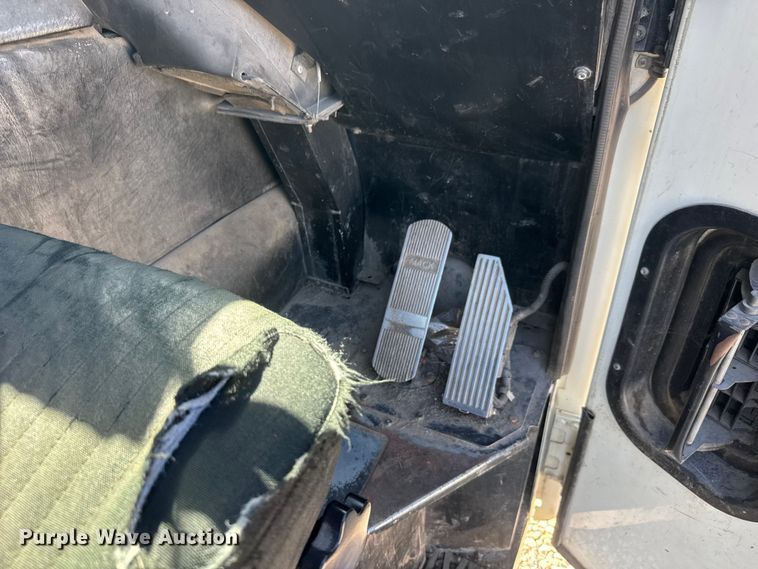 image for item ET1608 2013 Mack LE603 refuse truck