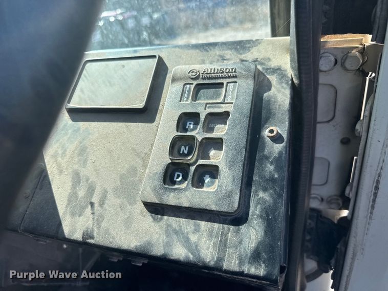 image for item ET1608 2013 Mack LE603 refuse truck