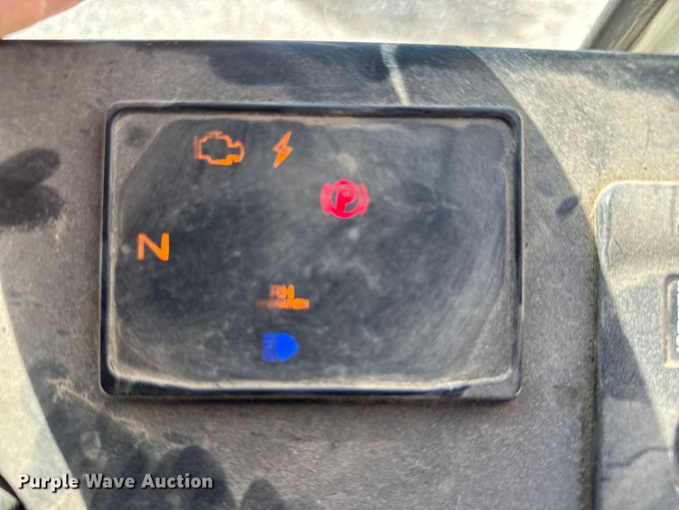 image for item ET1608 2013 Mack LE603 refuse truck