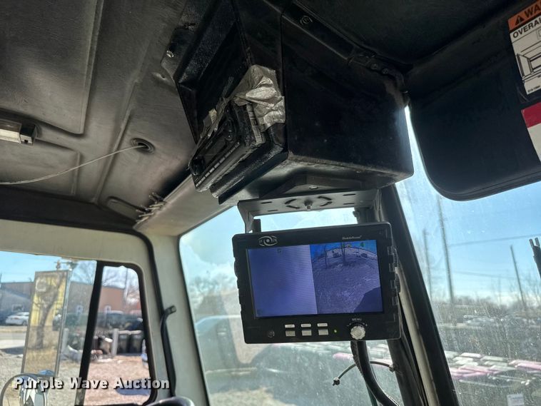 image for item ET1608 2013 Mack LE603 refuse truck