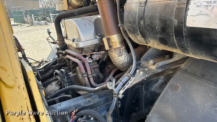 image for item ET1608 2013 Mack LE603 refuse truck