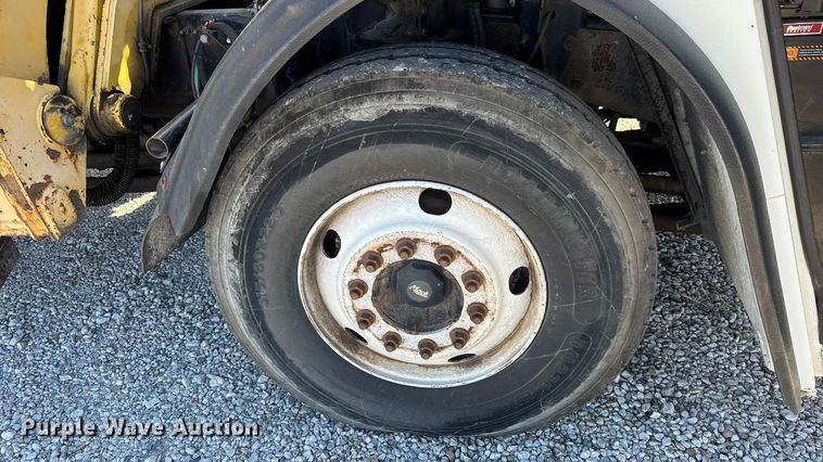 image for item ET1608 2013 Mack LE603 refuse truck