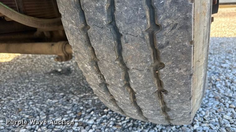 image for item ET1608 2013 Mack LE603 refuse truck