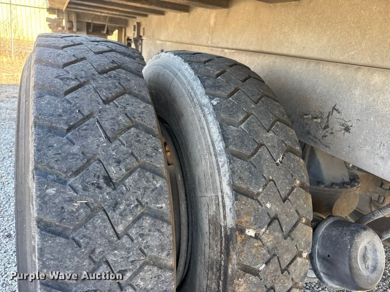 image for item ET1608 2013 Mack LE603 refuse truck