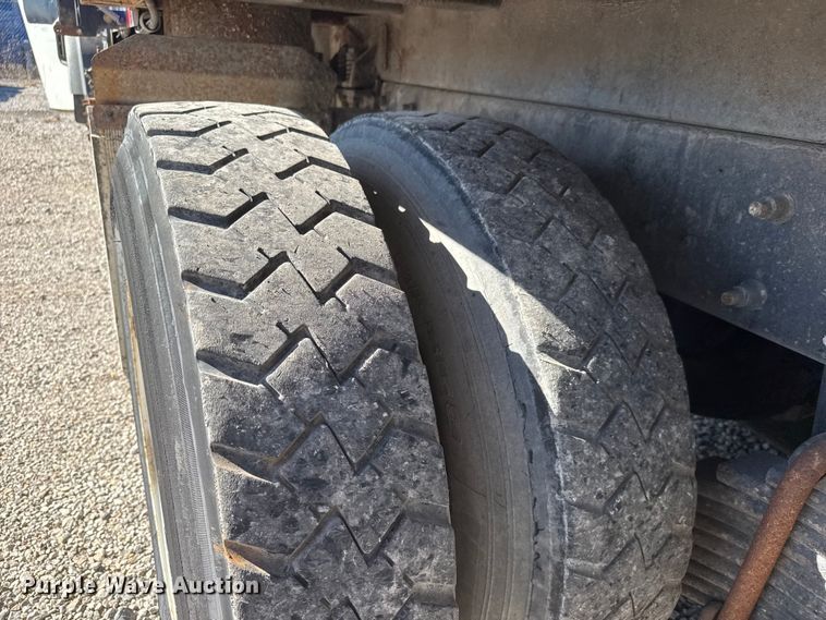 image for item ET1608 2013 Mack LE603 refuse truck