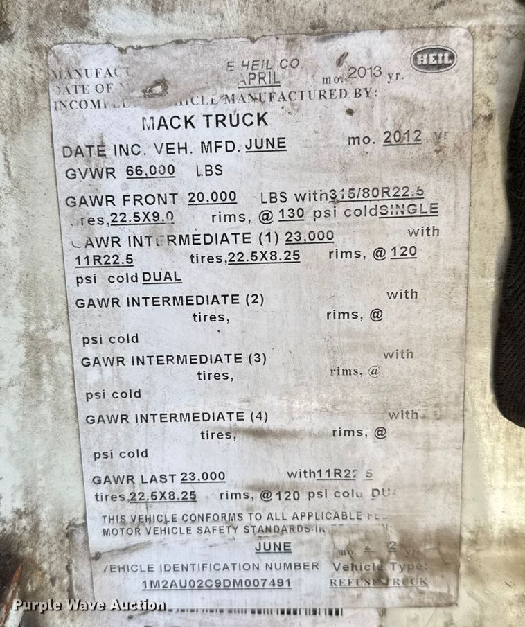 image for item ET1608 2013 Mack LE603 refuse truck